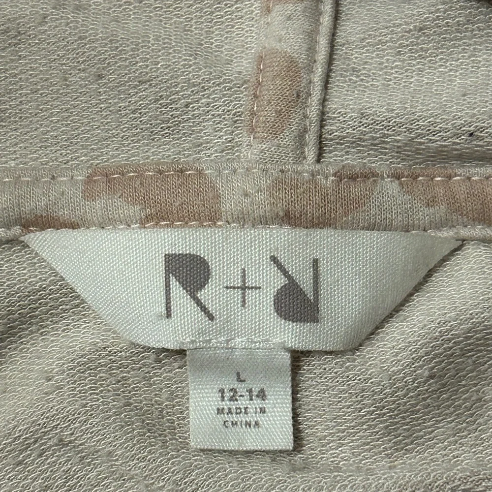 * 🤑💰🤑 3/$10.00 budle item 🤑💰🤑 Girls are and are 12–14 sweatshirt - Picture 6 of 6